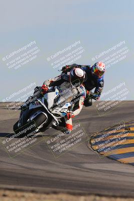media/Dec-15-2023-Apex Assassins (Fri) [[91f19fb1c7]]/Trackday 1/Session 4 (Turn 12)/